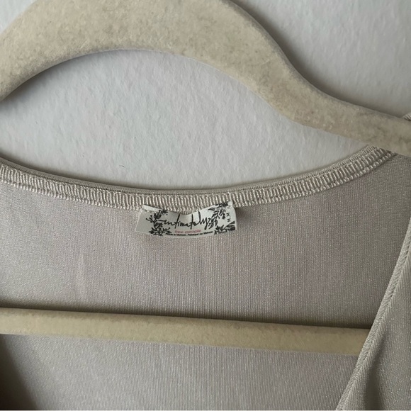 Free People Sleek Classy Long Sleeve Blouse Size Medium - Picture 6 of 11